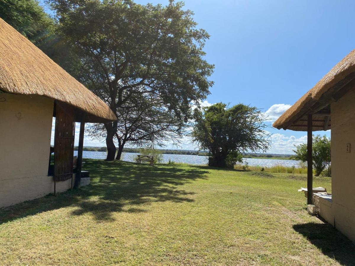 Big 5 Toro Lodge Kasane Exterior foto