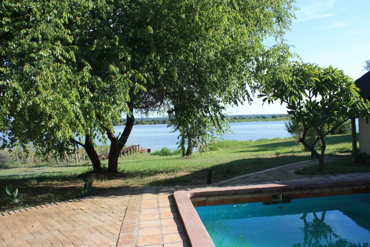 Big 5 Toro Lodge Kasane Exterior foto
